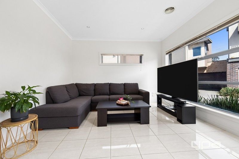 https://images.allhomes.com.au/property/photo/923265dfbb0025cce0dae1b02c287d06_hd.jpg