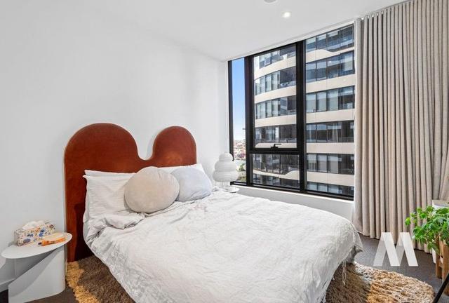 1109/8 Hallenstein Street, VIC 3011