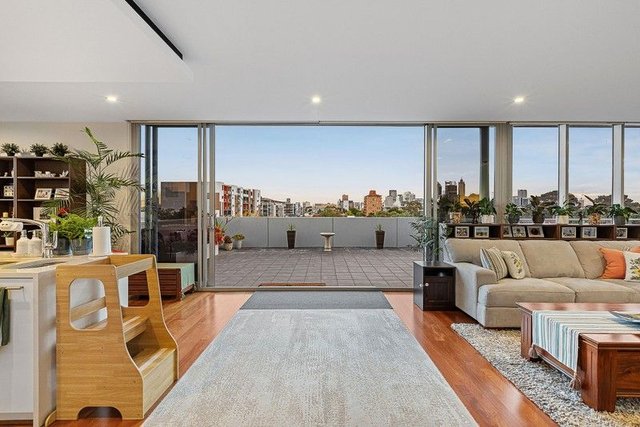 13/337 Lord Street, WA 6003