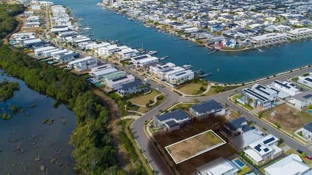 52 Coolum Parade, QLD 4020