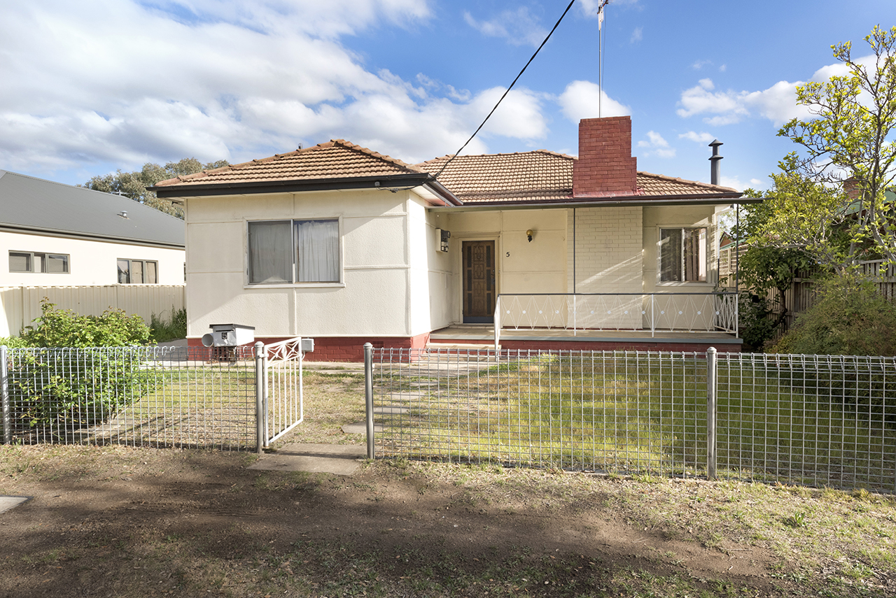 5 Hayes Street, Queanbeyan NSW 2620 Allhomes
