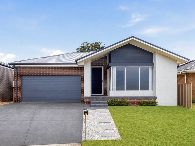 27 Leggett Street, NSW 2570