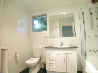 Bathroom (2004-12-17)
