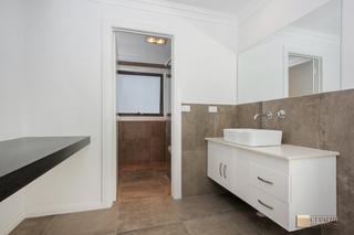 Bathroom (2016-05-20)