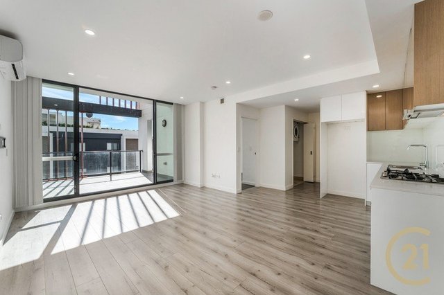 702/52-54 Copeland Street, NSW 2170