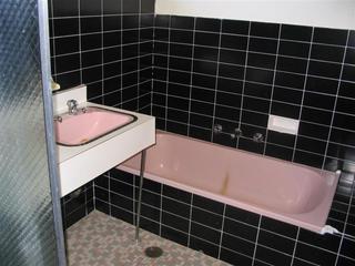 Bathroom (2006-03-09)