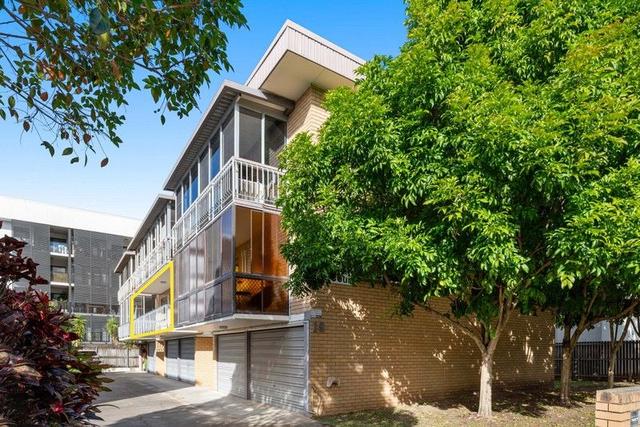 2/19 Dwyer Street, QLD 4012