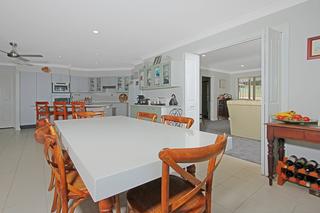 Dining to Kitchen