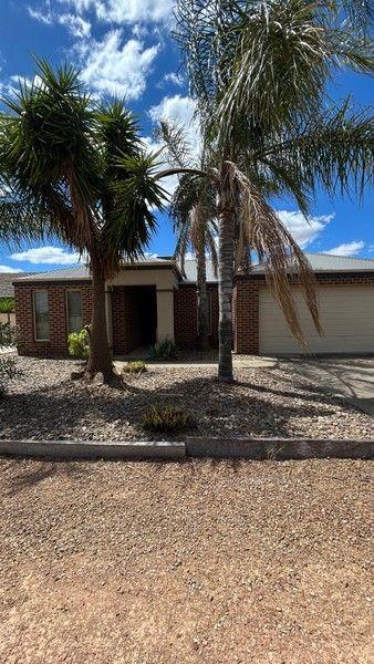 1/4 Curtois Street, VIC 3730