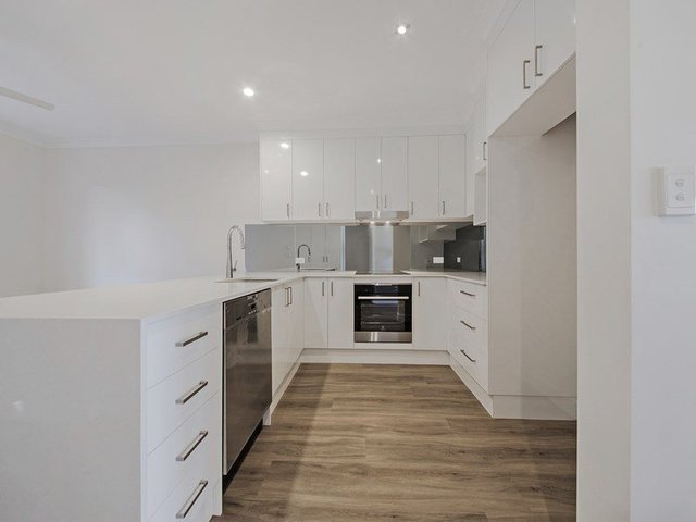 10 Peterson Street, QLD 4102