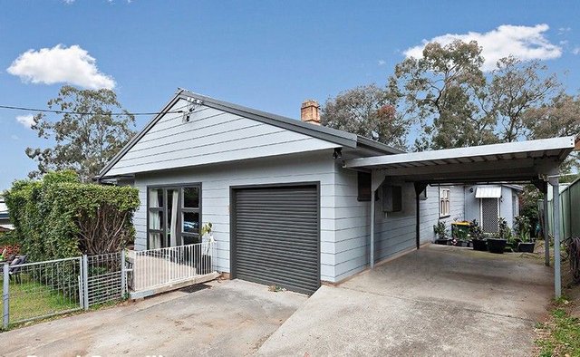 4B White Ave, NSW 2330