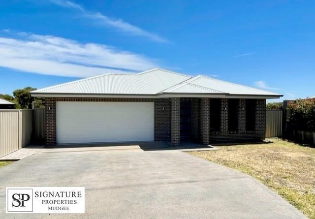 4 Alexander Dawson Court, NSW 2850