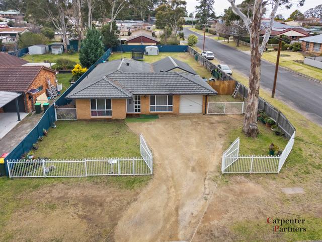 50 Kader Street, NSW 2574