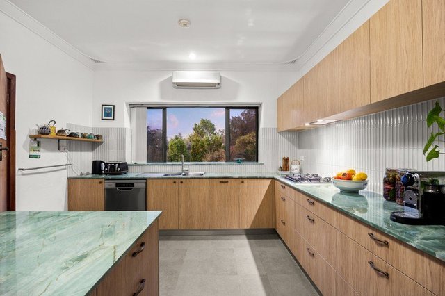 4 Meenaar Crescent, WA 6050