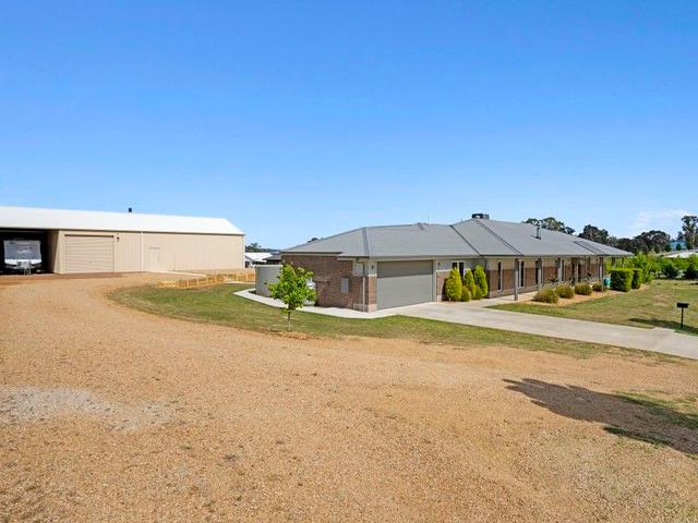 2 Lomandra Way, VIC 3722