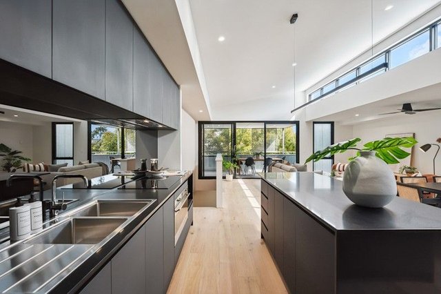 3-4/8 Wood Street, WA 6160