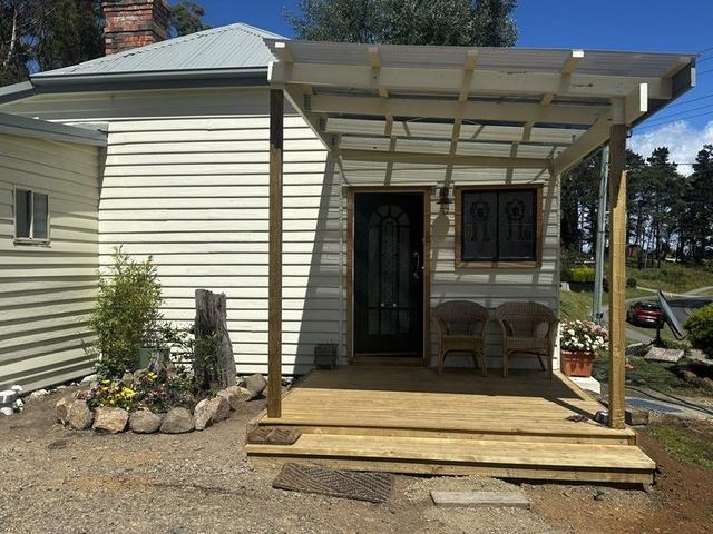 90 Main Street, TAS 7215