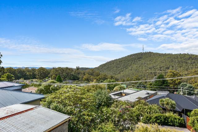 Upstairs 2/4a Fingerpost Track, TAS 7004