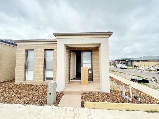 2 Magara Walk, VIC 3029