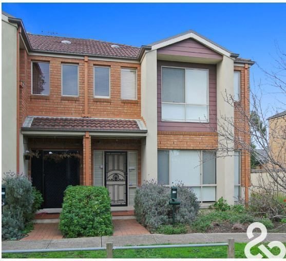 8 Lancewood Walk, VIC 3752