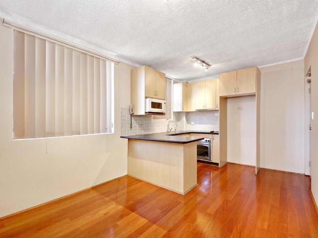 8/12 Cecil Street, NSW 2131