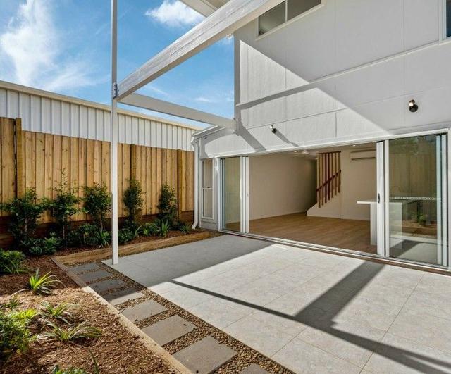 2/11 Blacket Street, QLD 4103