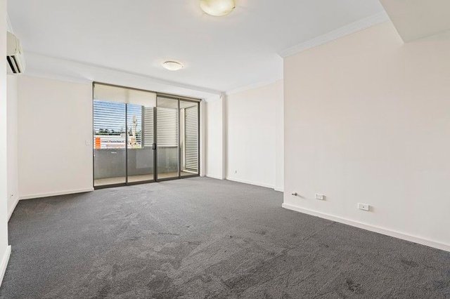 74/3-17 Queen Street, NSW 2560