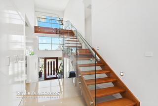 Open rise staircase