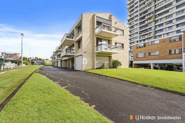 2/2 Marine Parade, QLD 4215