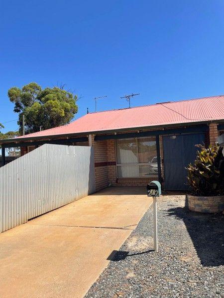 2/2 Wittenoom Street, WA 6430