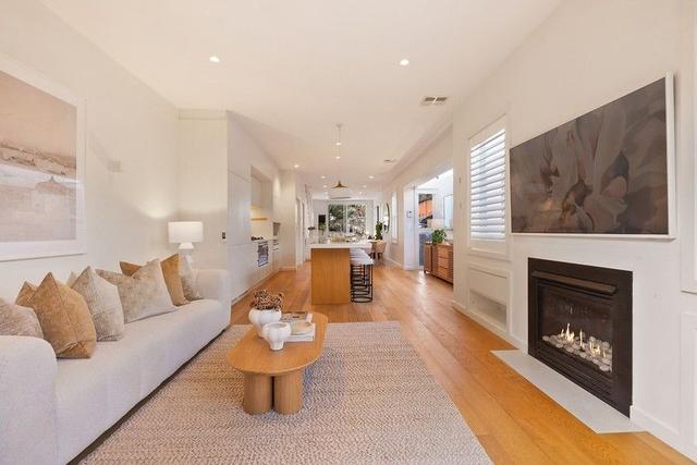 2/24 Stuart Street, NSW 2095