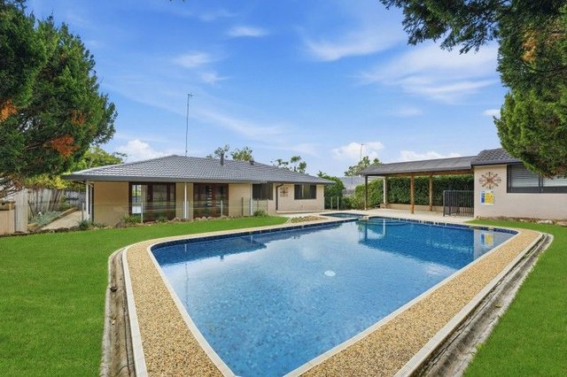 4 Ocean View St, QLD 4217
