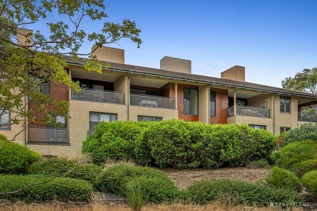 30 Oak Court, VIC 3116