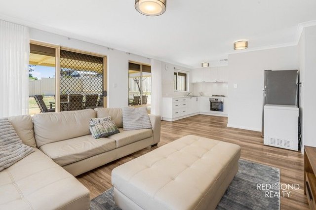 12 Eucumbene Crescent, WA 6027