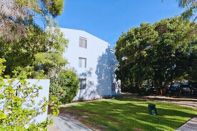 4/159 Fairway, WA 6009