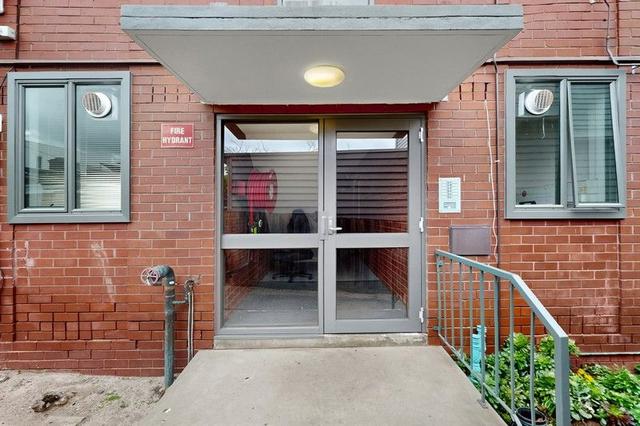 10/4 Normanby Street, VIC 3181