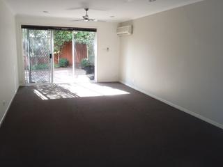 Lounge Room (2014-05-02)