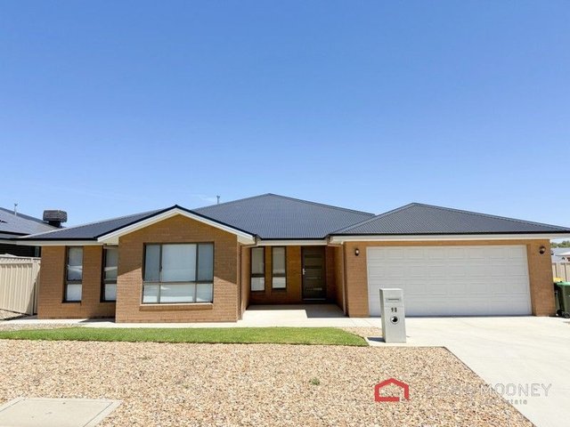 98 Paradise Drive, NSW 2650