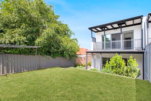 1b Lawson  Street, NSW 2036