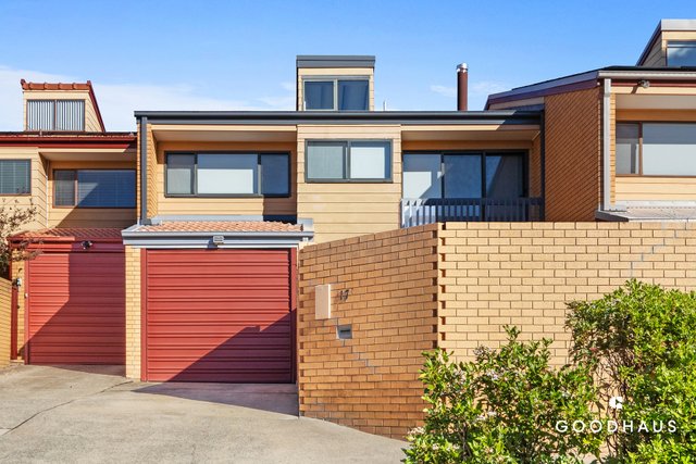 17/22 Namatjira Drive, ACT 2611