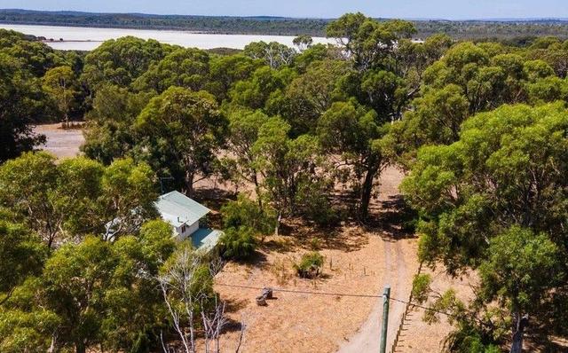 14 Lakeside Terrace, WA 6215