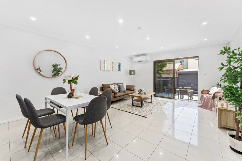 https://images.allhomes.com.au/property/photo/9484e423d263f121d6d09b33fcee9405_hd.jpg