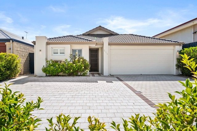 211 Hamilton Road, WA 6166