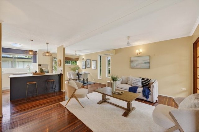 10 Camira Avenue, QLD 4814