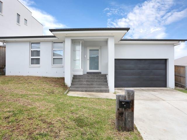 47 Mahoney Drive, NSW 2560