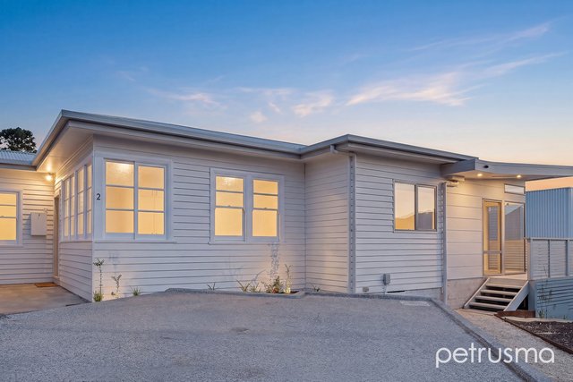 2/107 Derwent Avenue, TAS 7015