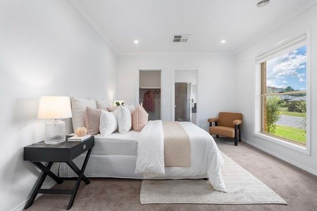 77 Egret Way, NSW 2640