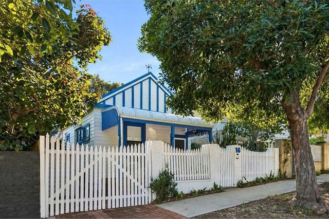 16 Perth Street, WA 6011