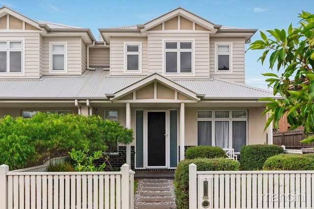 2/12 Grieve Parade, VIC 3018