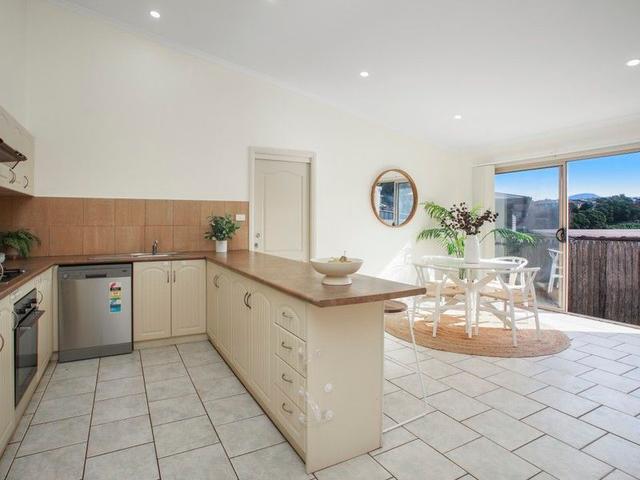 2/12 Hurry Crescent, NSW 2502